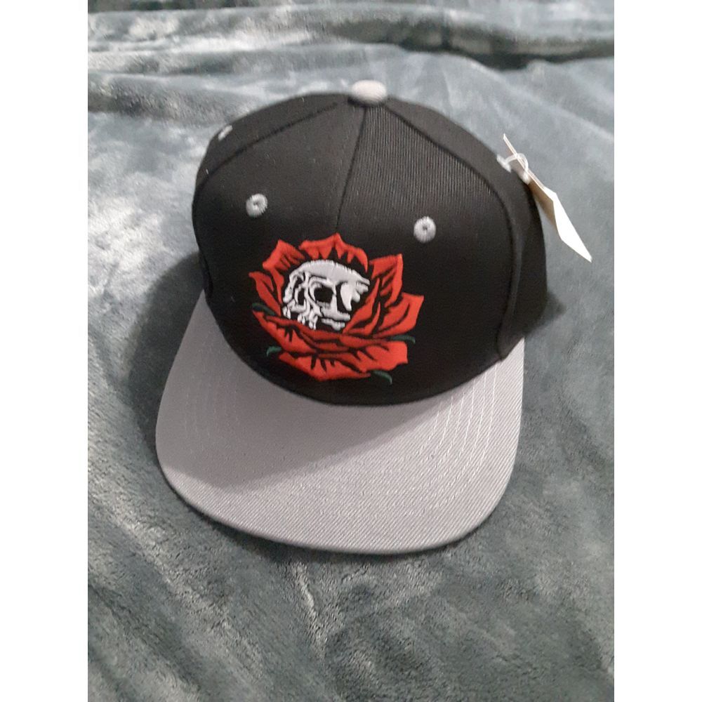 NWT Ring of Fire Skull Bloom Snapback Hat One Size fits all